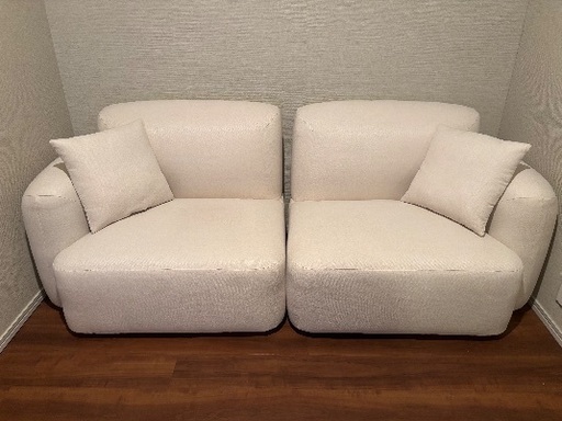 ホワイトソファ ほぼ新品 元値64000円 (mori) 中央のソファ《3人掛け