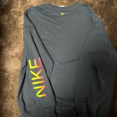 《ほぼ未使用品》NIKE トレーナー の画像