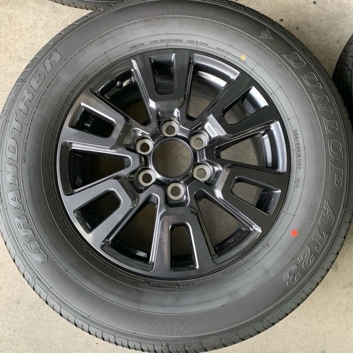 ランドクルーザー新車から外した物265/ 65R18純正2025年5月日本製、ナット24個セット埼玉県発