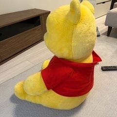 大きいぬいぐるみ(くまのプーさん)の画像