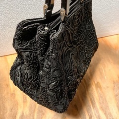 ビーズ装飾バックの画像