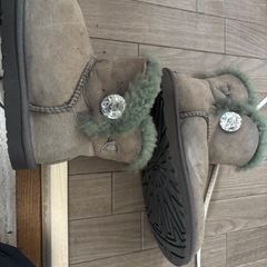 代理につき問い合わせないようなら取り消します！UGGムートンブーツの画像