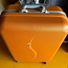 旅行キャリーの画像