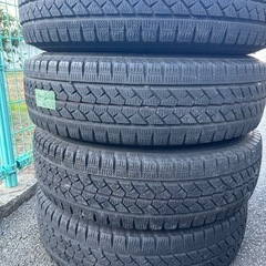ブリヂストンBLIZZAK VL1 スタッドレスタイヤ　4本セット中古ハイエースの画像
