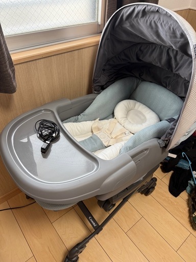 combi ネムリラ　電動ハイローチェア　オートスウィング　AUTO SWING　