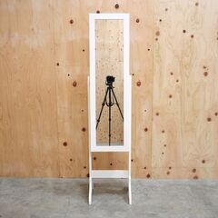 【1/29中直】≪zyt2721ジ限≫ 収納付き姿見 スタンドミラー　　　アクセサリー収納/おしゃれ/かわいい/鏡/ミラー/SOFIA HS(ホワイト)/8100682/中古家具/リユースストレージ仙台 080118-04の画像