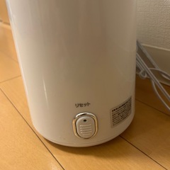 (譲ります)IRIS OHYAMA加熱式 加湿器 の画像