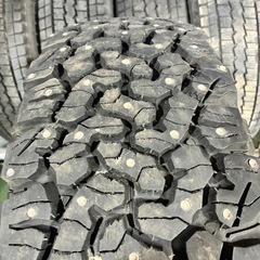 235/75/15 スパイクタイヤ4本の画像