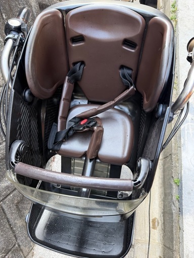 ブリヂストンの電動自転車 8.9ah バッテリー チャイルドシート2台付き