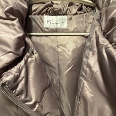 中綿　アウター　レディース　Mサイズ　ベージュ　ゴールドの画像