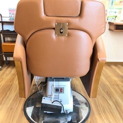 理美容電動式椅子2台セット   定価1台25万  美容室 理容室の画像