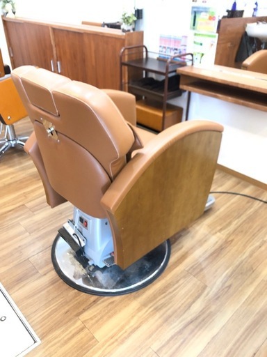 送料無料 理美容椅子 まとめて 2台 安くしてます 理美容椅子❗️✖️2