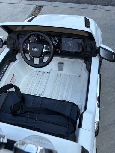 Ford Ranger    電動ペダルカー