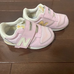 ニューバランス　14センチ　ピンク靴　の画像