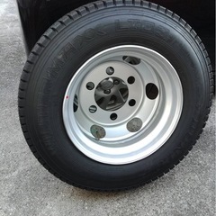 エルフ新車外し17.5rタイヤホイールの画像