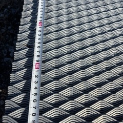 エキスパンドメタル 約1830×900 40枚セット 網 鋼鉄 資材 引き取り フェンス 獣避けなどの画像