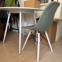 ダイニングテーブル＋椅子の画像