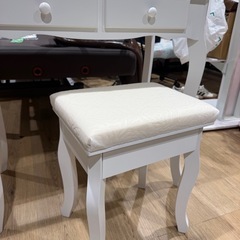 【値下げしました】猫脚 ドレッサー 三面鏡 スツール付き ホワイト 鏡台 化粧台 アンティーク調 姫系 エレガント 引き出し4杯 収納 の画像