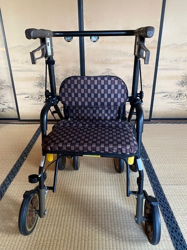 介護用　歩行器
