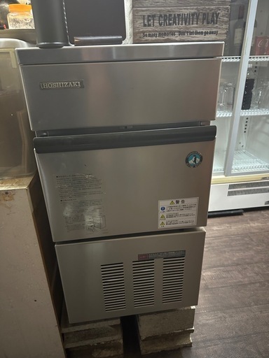 ヤンマー油圧ショベルB2-5 側溝堀 3182hr