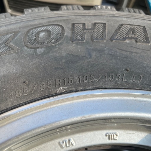 185 85r16  ジムニー用　　アルミホイール付きタイヤ4本セット