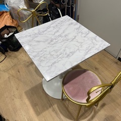 【値下げしました】大理石調 カフェテーブル＆リボンチェア2脚セット 韓国インテリア 大人可愛いの画像