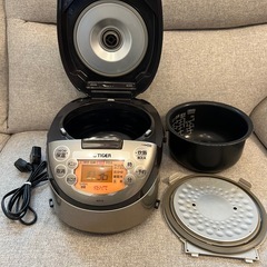 【値下げ】タイガー3合炊き炊飯器の画像