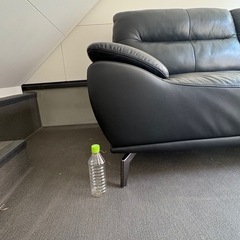 ニトリ 黒 合皮 2.5掛けソファ 10,000円／早めに引き取り希望 の画像
