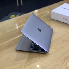 【美品】2020年製 13インチ MacBook Air / Intel i5 / 8GB / 箱ありの画像