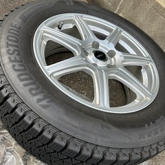 スタッドレスタイヤ17インチ4本セットの画像