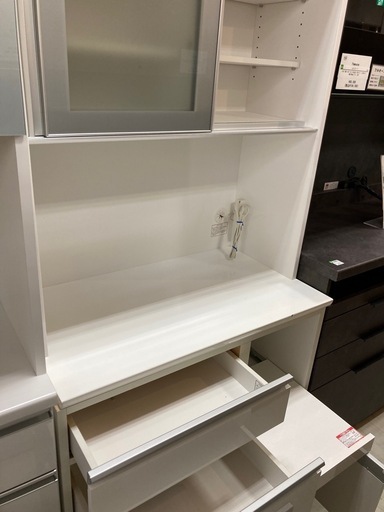 取りに来れる方限定！松田家具の２枚扉レンジボードです！