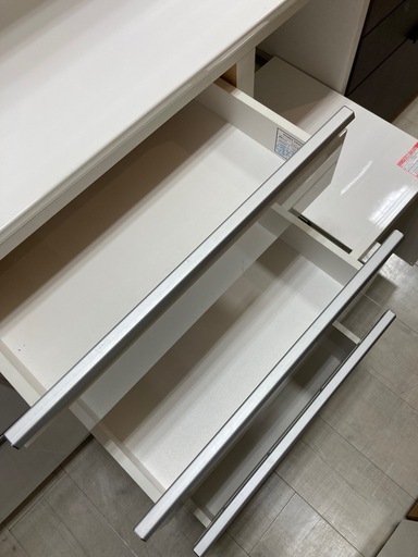 取りに来れる方限定！松田家具の２枚扉レンジボードです！