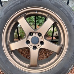 235／60R18 
スタッドレスタイヤ　アルミホイールの画像