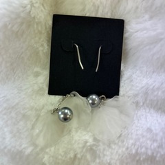 【美品】　ハンドメイド　ピアスの画像