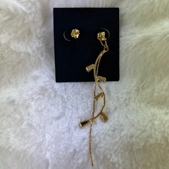 【美品】　ハンドメイド　ピアスの画像