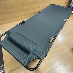 【e49簡易ベッド】美品　キャンピングコットの画像