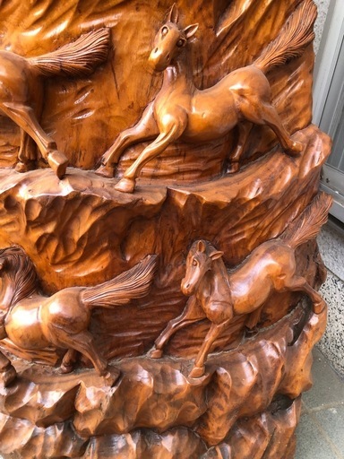 馬の木彫り(置物)