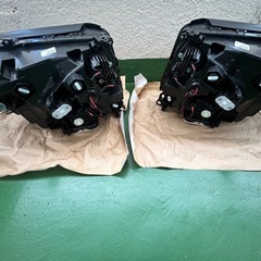 【値下げ」】ランクル250純正ヘッドライト　の画像