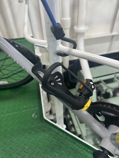 ミニベロ小径自転車 LEVO グレー 20インチ相当｜鍵・スマホホルダー付