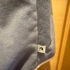 コニー 抱っこ紐ケープ フード付き ブルーグレーの画像