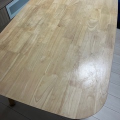 ダイニングテーブルの画像