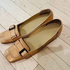 ベージュパンプスサイズ23程度　かかと部分に多少キズあり　の画像