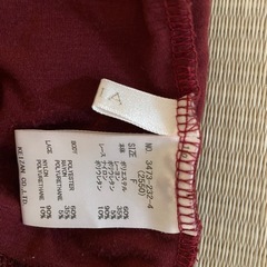 赤レース柄ノースリーブの画像