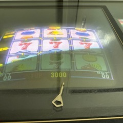 アーケードゲーム筐体 lovechancegold　スロットゲームの画像