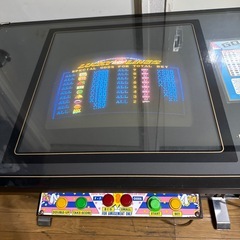 アーケードゲーム筐体 lovechancegold　スロットゲームの画像