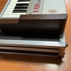 キーボード、ハモンドオルガンＸＢ-1純正ハードケース付き 及びLaneyキーボードアンプの画像