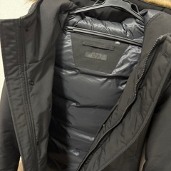 ユニクロ ファー付きダウンジャケット XSの画像