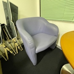 ◾️お引取り者決まりました◾️【値下げ】応接セット（本革椅子2脚＋丸テーブル）の画像