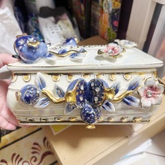 中古品 装飾陶磁器 ティッシュボックスケース ヨーロピアン調 の画像
