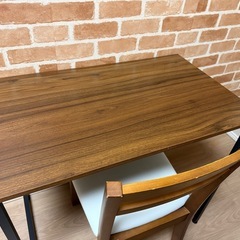 テーブル、椅子 セットの画像